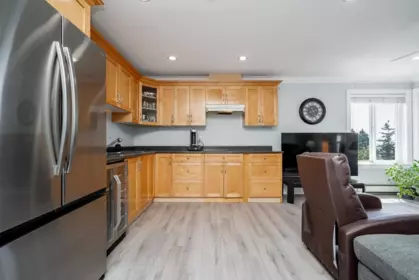 Hallway Photo of 976 Parker Street, White Rock, BC