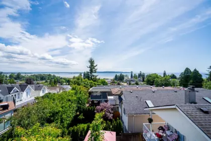 Loft / Bonus Room Photo of 976 Parker Street, White Rock, BC