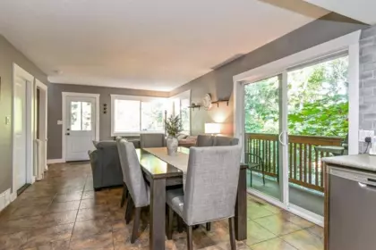 Kitchen Island Photo of 23913 58a Avenue, Langley, BC