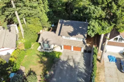 Swimming Pool Photo of 23913 58a Avenue, Langley, BC