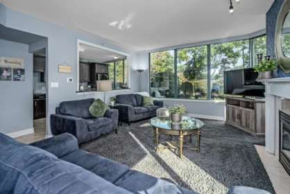 Kitchen Photo of 302 32330 South Fraser Way, Abbotsford, BC