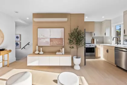 Kitchen Island Photo of 3 6831 Salisbury Avenue, Burnaby, BC
