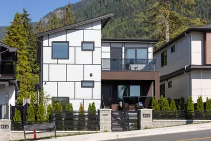 806 Montroyal Boulevard, North Vancouver, BC, North Vancouver — Single Family Residence for sale