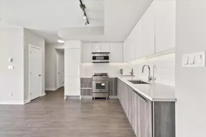 3708 4900 Lennox Lane, Burnaby, BC, Burnaby — Apartment/Condo for sale