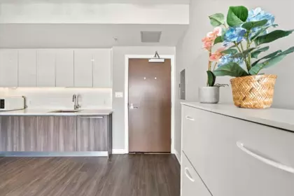 3708 4900 Lennox Lane, Burnaby, BC, Burnaby — Apartment/Condo for sale