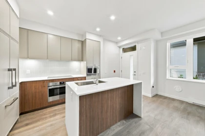 102 956 Lytton Street, North Vancouver, BC, North Vancouver — Apartment/Condo for sale