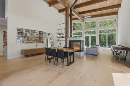 Breakfast Nook Photo of 3324 Mamquam Road, Squamish, BC