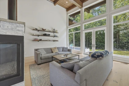 3324 Mamquam Road, Squamish, BC, Squamish — Single Family Residence for sale