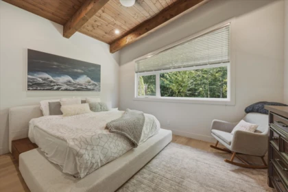 Hallway Photo of 3324 Mamquam Road, Squamish, BC