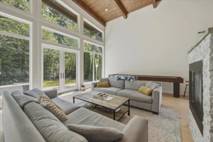3324 Mamquam Road, Squamish, BC, Squamish — Single Family Residence for sale