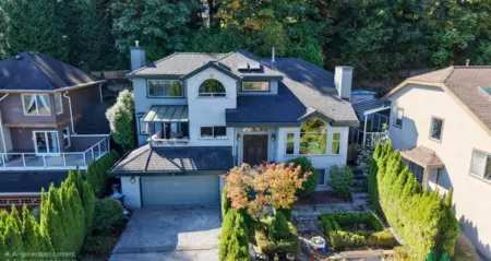 19 Burrard Crescent, Port Moody, BC, Port Moody — Single Family Residence for sale