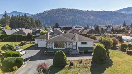44810 Keith Wilson Road, Chilliwack, BC, Chilliwack — Single Family Residence for sale