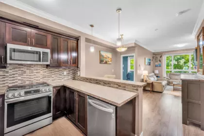 420 13897 Fraser Highway, Surrey, BC, Surrey — Apartment/Condo for sale