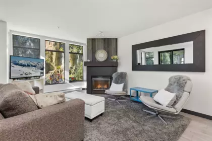 208 3212 Blueberry Drive, Whistler, BC, Whistler — Apartment/Condo for sale