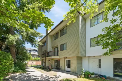 105 7144 133b Street, Surrey, BC, Surrey — Apartment/Condo for sale