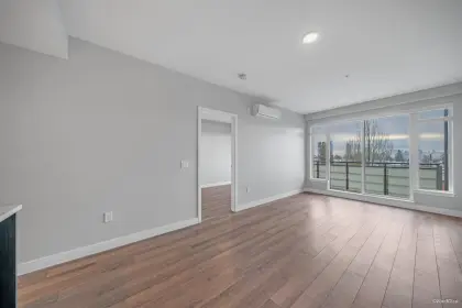 405 4289 Hastings Street, Burnaby, BC, Burnaby — Apartment/Condo for sale