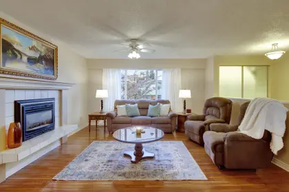 712 Sixteenth Street, New Westminster, BC, New westminster — Single Family Residence for sale