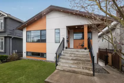 2756 E 43rd Avenue, Vancouver, BC, Vancouver — Single Family Residence for sale