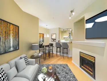 211 5600 Andrews Road, Richmond, BC, Richmond — Apartment/Condo for sale