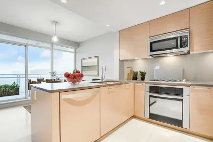 406 15152 Russell Avenue, White Rock, BC, White rock — Apartment/Condo for sale