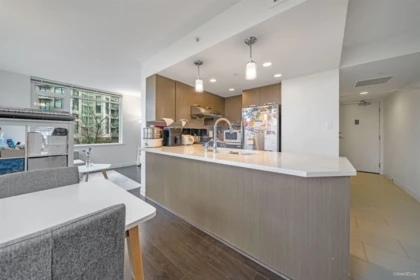 501 6888 Cooney Road, Richmond, BC, Richmond — Apartment/Condo for sale