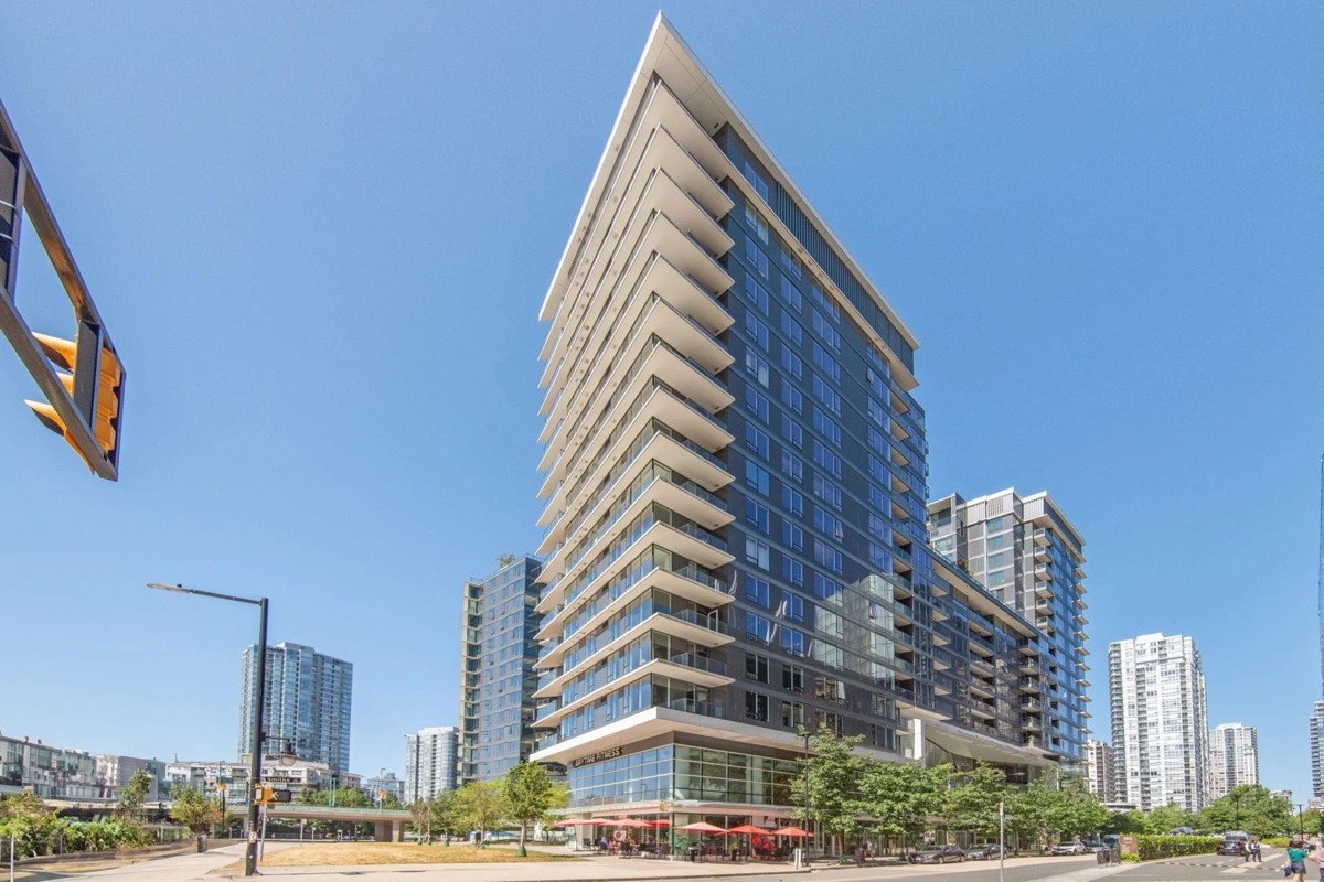 Exterior Front Photo of 1502 68 Smithe Street, Vancouver, BC