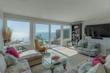 15365 Victoria Avenue, White Rock, BC, White rock — Single Family Residence for sale