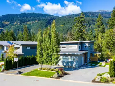 1087 Madeley Place, Whistler, BC, Whistler — Single Family Residence for sale