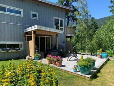 1087 Madeley Place, Whistler, BC, Whistler — Single Family Residence for sale