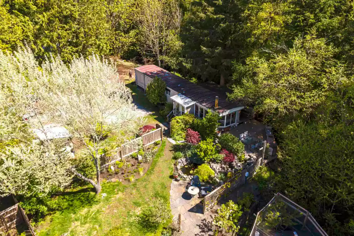 Breakfast Nook Photo of 966 Copper Drive, Britannia Beach, BC
