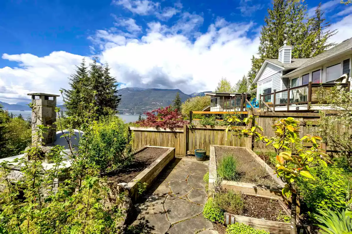 Outdoor Deck Photo of 966 Copper Drive, Britannia Beach, BC