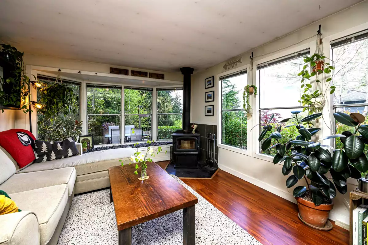 Primary Bathroom Photo of 966 Copper Drive, Britannia Beach, BC