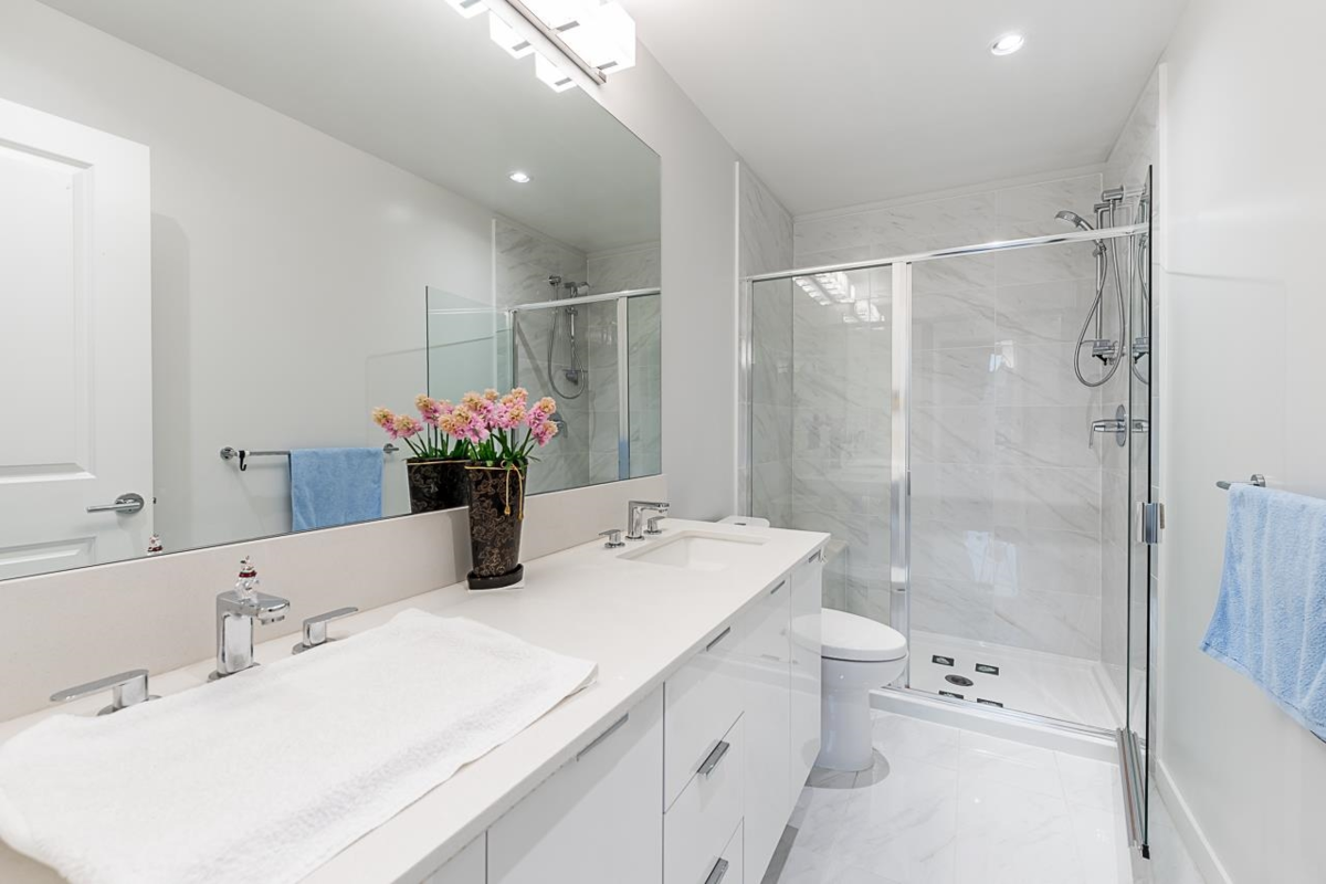 Primary Bathroom Photo of A307 8150 207 Street, Langley, BC