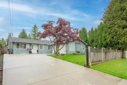 Hallway Photo of 14088 78 Avenue, Surrey, BC