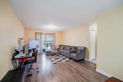 Kitchen Island Photo of 14088 78 Avenue, Surrey, BC
