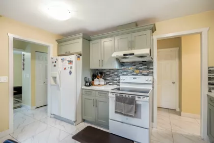 Primary Bathroom Photo of 14088 78 Avenue, Surrey, BC