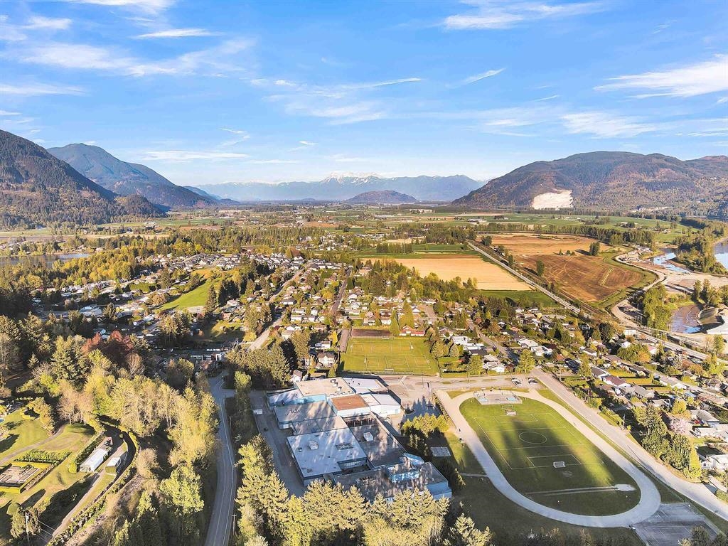 Living Room Photo of 8254 Manson Street, Mission, BC