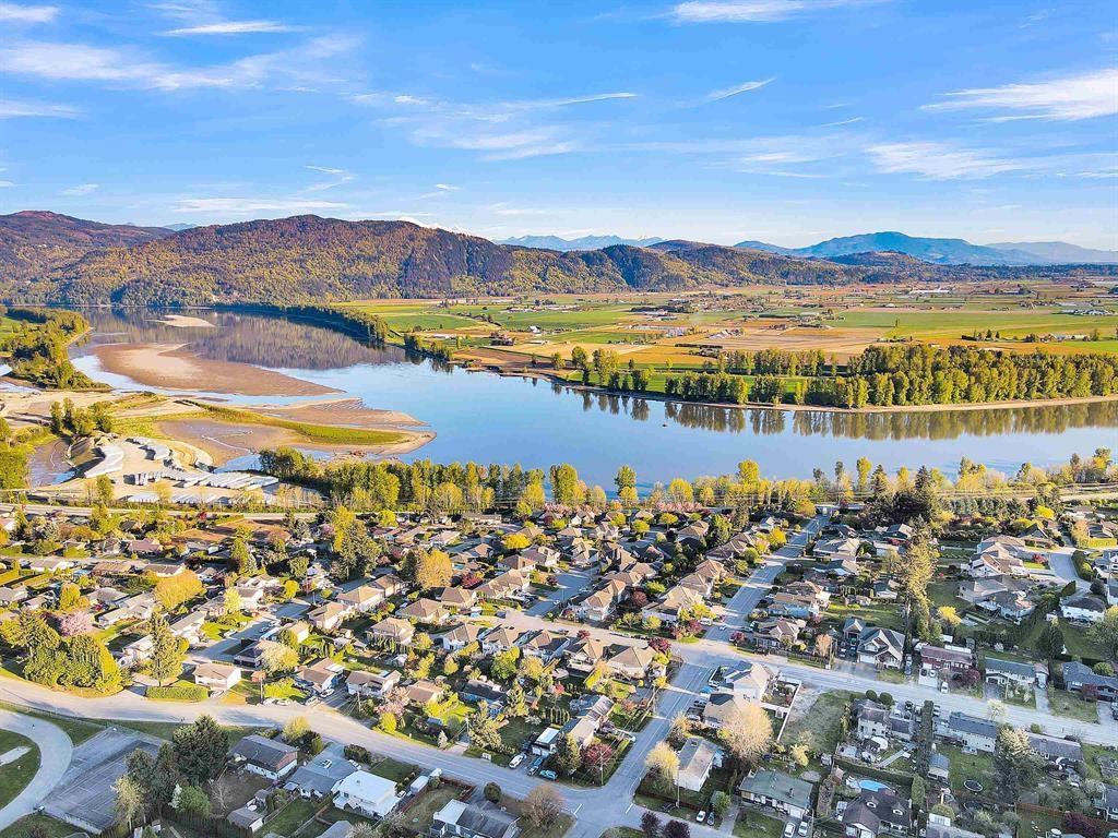 Dining Area Photo of 8254 Manson Street, Mission, BC