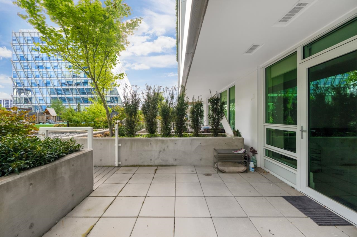 Loft / Bonus Room Photo of 320 6328 No. 3 Road, Richmond, BC