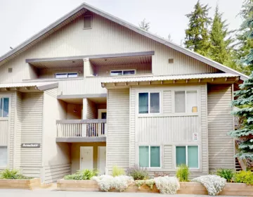 B3 2230 Eva Lake Road, Whistler, BC, Whistler — Townhouse for sale