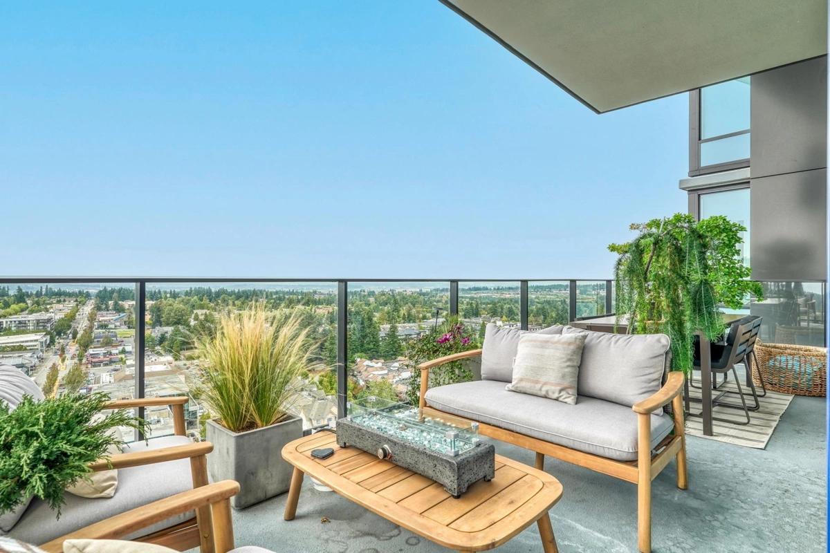 Basement Recreation Room Photo of 2006 1588 Johnston Road, Surrey, BC