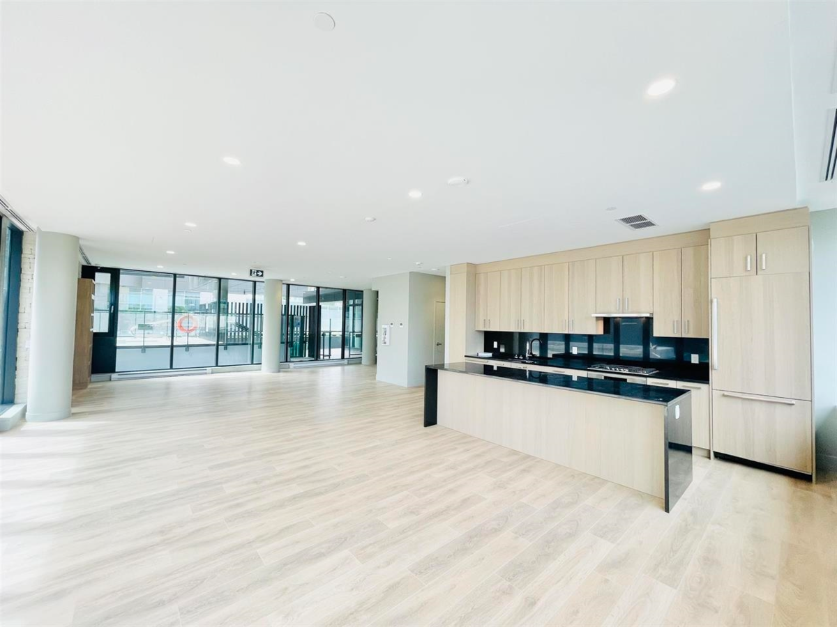 Garage Interior Photo of 2006 1588 Johnston Road, Surrey, BC