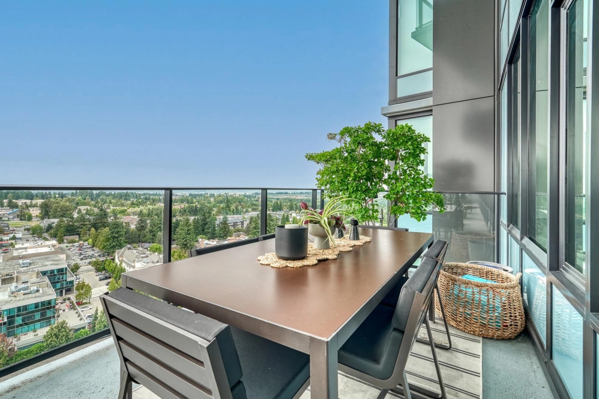 Guest Bathroom Photo of 2006 1588 Johnston Road, Surrey, BC