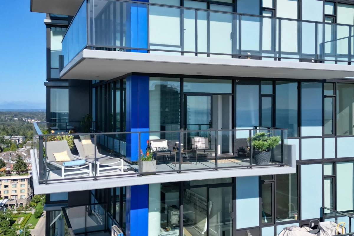 Hallway Photo of 2006 1588 Johnston Road, Surrey, BC