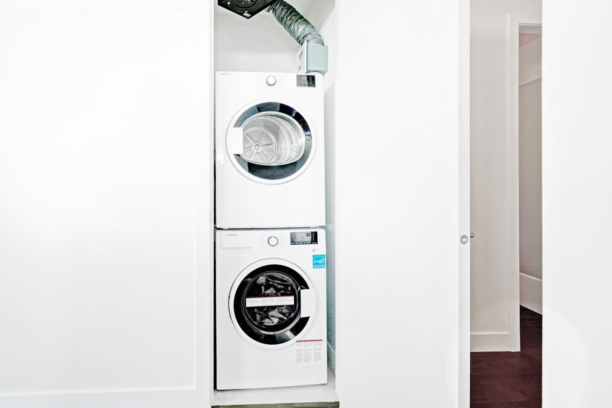 Mudroom Photo of 2006 1588 Johnston Road, Surrey, BC