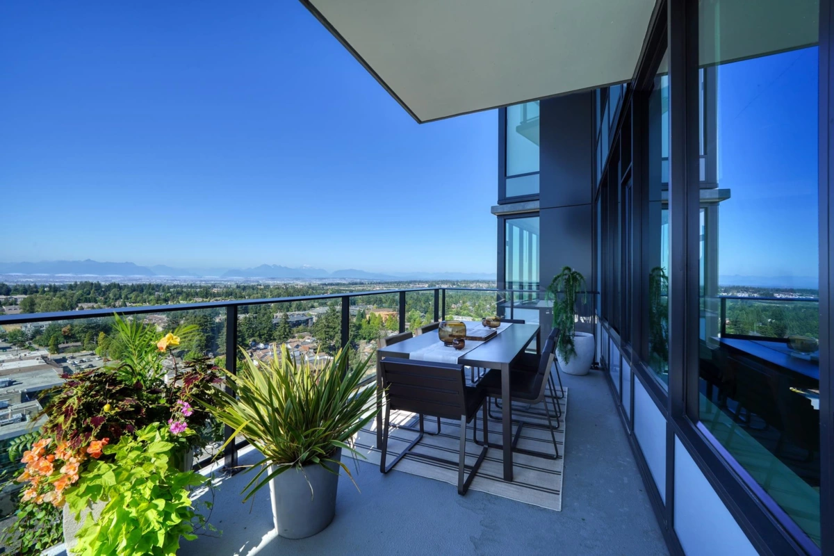 Outdoor Patio Photo of 2006 1588 Johnston Road, Surrey, BC