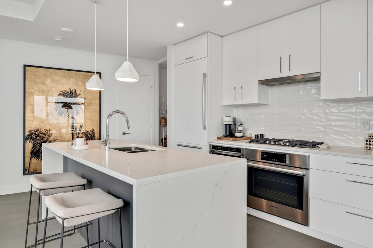 Primary Bedroom Photo of 2006 1588 Johnston Road, Surrey, BC
