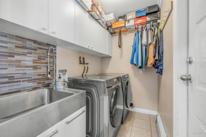 Powder Room Photo of 6045 131 Street, Surrey, BC