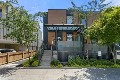 35 720 E 3rd Street, North Vancouver, BC, North Vancouver — Townhouse for sale