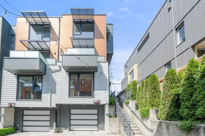 35 720 E 3rd Street, North Vancouver, BC, North Vancouver — Townhouse for sale